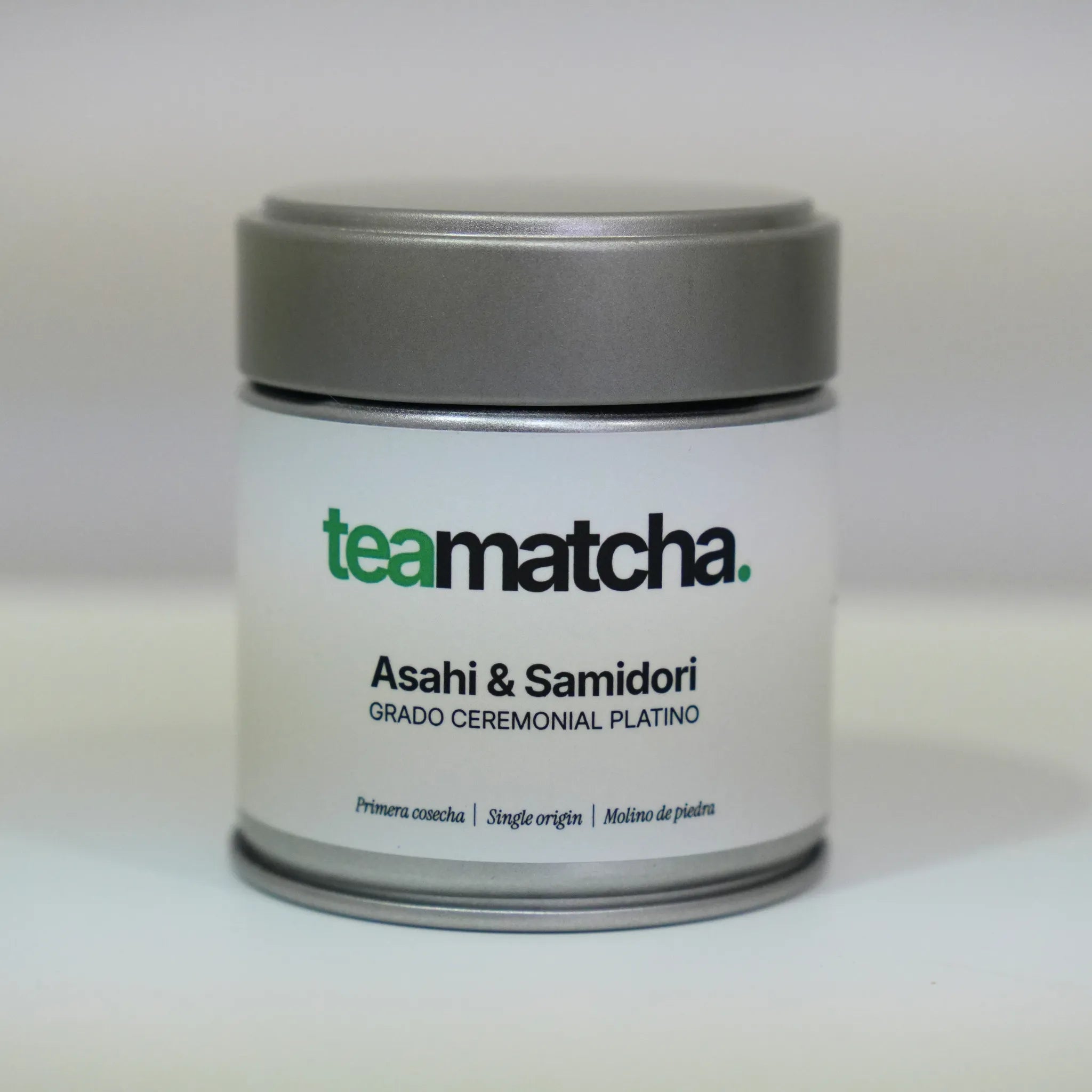 Envase de té Matcha Ceremonial Platino de teamatcha con diseño elegante y limpio